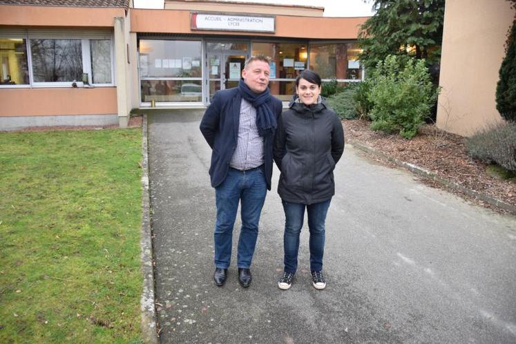 Nicolas Petit, directeur du lycée des Sicaudières, et Marie Provost, directrice de l’atelier technologique, estiment que la voie technique est un réel tremplin pour accéder aux études d’ingénieur.