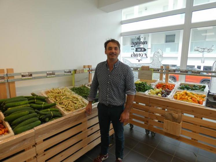 Sébastien Fumeron, dans les nouveaux locaux du Panier de nos campagnes, place Jean Zay à La Rochelle.