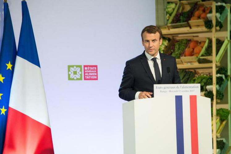 Emmanuel Macron lors de son annonce dans le cadre des États généraux de l’alimentation mercredi 11 octobre, à Rungis sur le marché d’intérêt national.