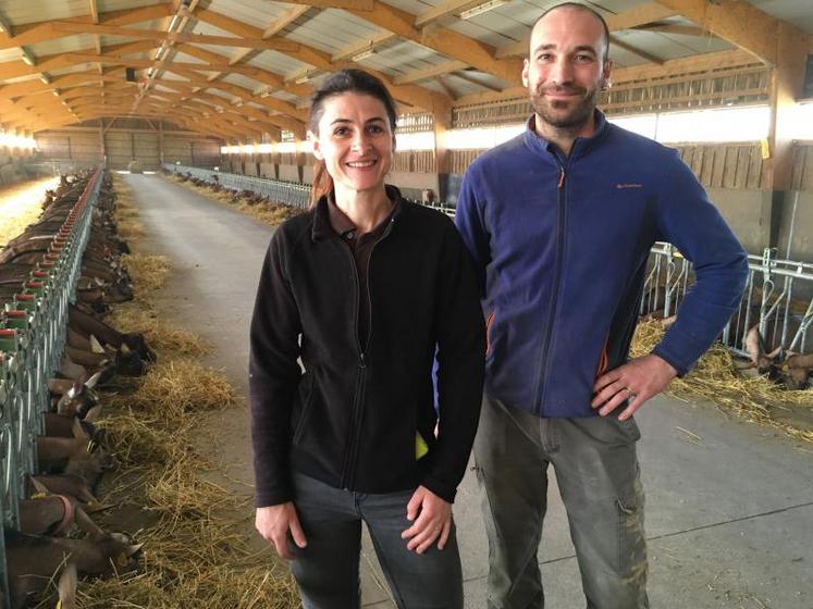 Sophie et Dimitri Gallard explorent avec conviction et rigueur
la voie de la sélection génétique. Dimitri en témoignera dans
le cadre du colloque caprin, dont le thème est la génétique.