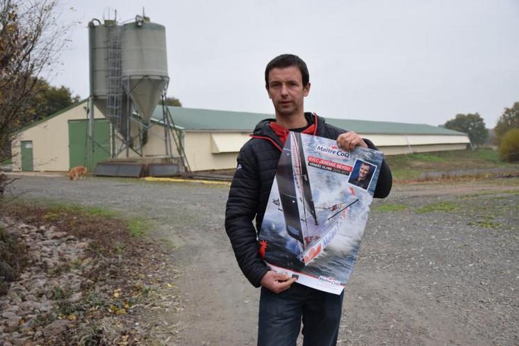 Denis Bertrand, éleveur de volailles à Terves, suit avec fierté le parcours de Jérémie Beyou. Le skipper qui porte les couleurs de Maître Coq promeut sa production sur les mers du monde.