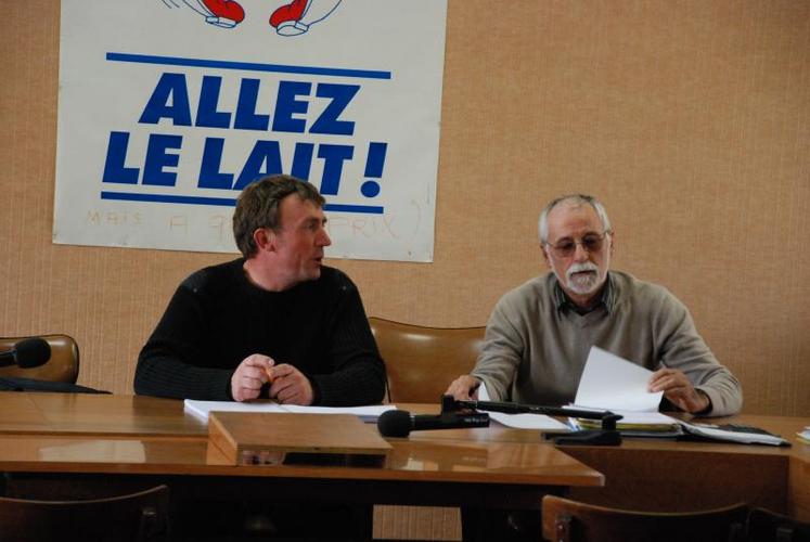 Selon Christophe Limoges (à gauche), la recommandation régionale préfigure un accord sur le prix du lait à partir du 1er juillet.