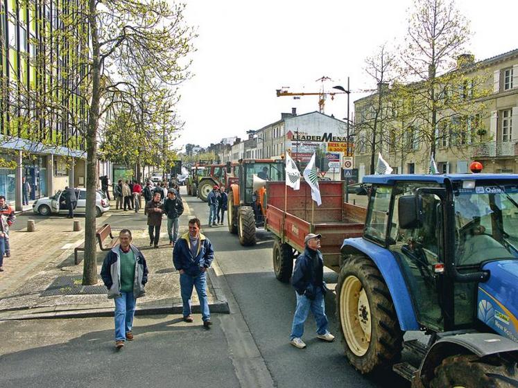 Avril : manifestation au sujet des couverts végétaux.