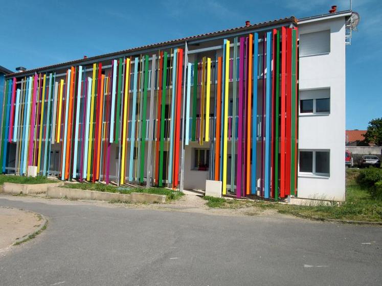 L’UE cofinance, à hauteur de 72 000 euros, la réhabilitation de 48 logements du quartier Docteur Bernard, à Bressuire : 17,91 % du chantier, via le Feder. Les travaux sont prévus jusqu’au 30 avril 2020.