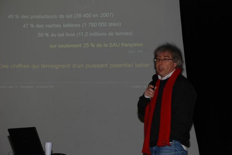 Luc Delaby invite les éleveurs à visiter les fermes expérimentales, à rencontrer les chercheurs et à échanger entre eux sur les stratégies d’élevage. Pour avancer, il faut lever les freins selon lui.