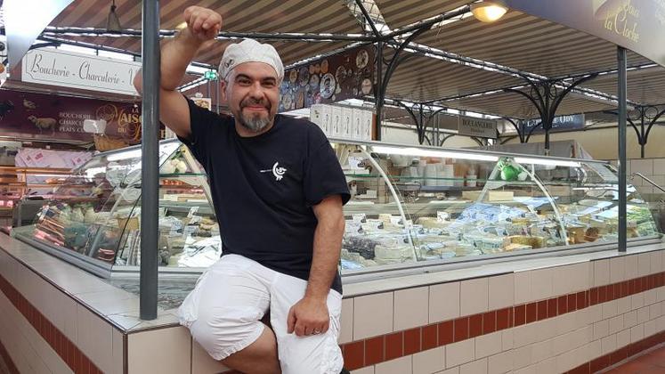 « Je fais mon métier avec le coeur », déclare Patrice, chouchouteur de fromages depuis 5 ans.