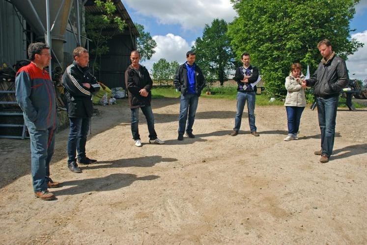 A quelques jours des premières assemblées de section, les éleveurs souhaitent engager le dialogue avec leur représentant sur l’avenir de Terra Lacta.