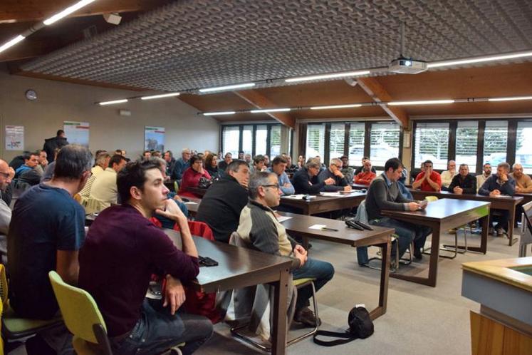 Une centaine d'agriculteurs se sont retrouvés aux Ruralies pour faire un point sur les avancées de la création des 19 réserves de substitution.