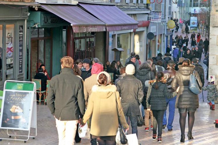 La grande région attire en particulier de jeunes couples avec enfants et des jeunes retraités.