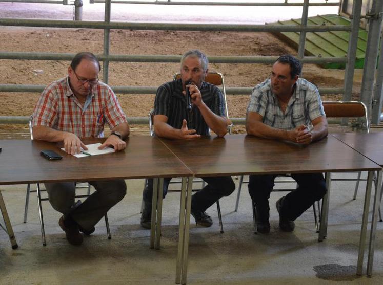 Denis Coudreau, président du marché de Parthenay a présenté l'organisation du marché au cadran pour les ovins et répondu aux questions des utilisateurs.