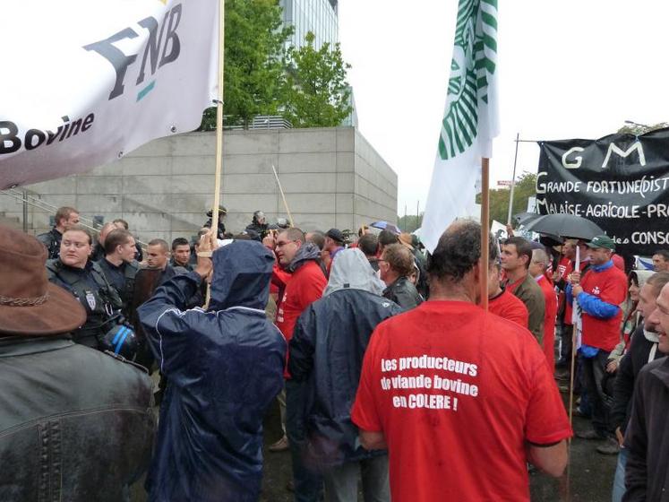 Une délégation d'éleveurs de la région participait à la manifestation.