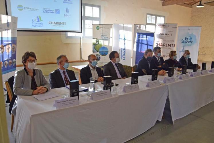 Une trentaine de partenaires ont signé le contrat.