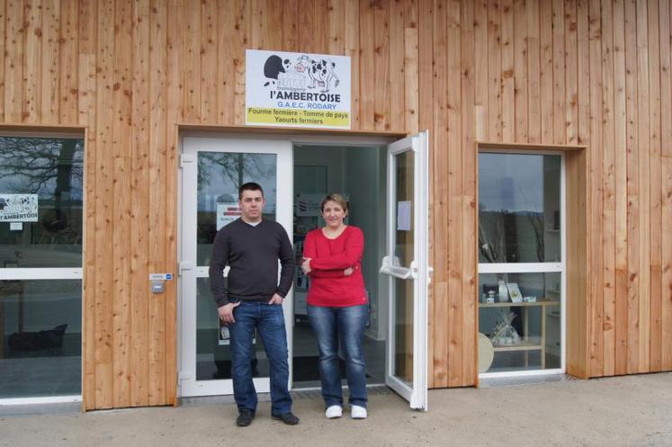 Gwenaëlle et Julien ont ouvert les portes de leur fromagerie il y a quelques mois. Les produits connaissent déjà un beau succès !