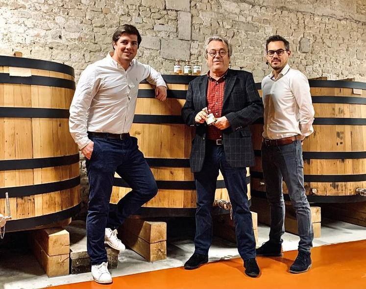 Claude et Marc Maumont (SDV) et Lionel Sack, gérant du Baume 
de Bouteville, s’allient pour fonder ensemble La Compagnie 
de Bouteville.