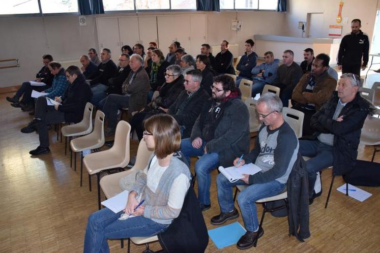 La chambre d'agriculture avait organisé une réunion d'informations jeudi 5 janvier à Echiré à destination des éleveurs concernés par la zone de protection.