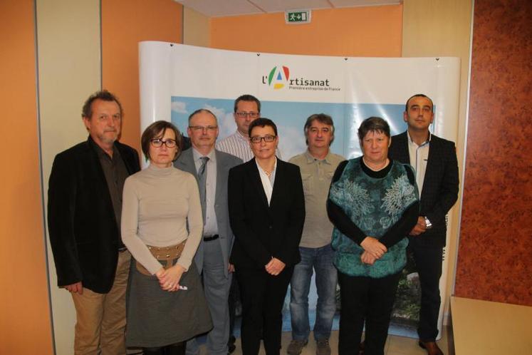 Le nouveau bureau, avec à sa tête Karine Desroses (au centre), 
a été élu lors de l’assemblée générale d’installation.