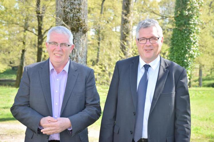 Abel Lumineau (à gauche), président de la Caveb, et Arnaud Gatignon, directeur, se satisfont de la stratégie insufflée par la coopérative depuis le début des années 2000 et qui porte ses fruits.