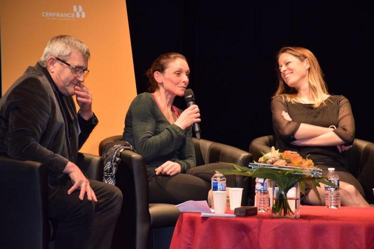 Jacky Touzeau, administrateur territorial du Cerfrance Poitou-Charentes, Anne Boutet, éleveuse de chèvres à Pamproux, et Vanessa Baudrier Paillat, chargée de mission développement du projet de méthanisation Déméter Énergies à Mauzé-sur-le-Mignon.