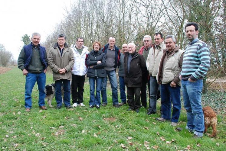 De gauche à droite : Franck Barrault, Vançais ; Philippe Béguin, Rom ; Julien Charruyer, Chay ; Christiane Morisset, Issais ; Jean-Claude Ducourtieux, Sepvret ; Gilles Morisset, Issais ; Louis Gayot, Vanzay ; Michel Pin, Vanzay ; Jany Bordevaire, Sainte-Soline ; Jean-Paul Minot, Lezay ; Thierry Jayat, Lezay.