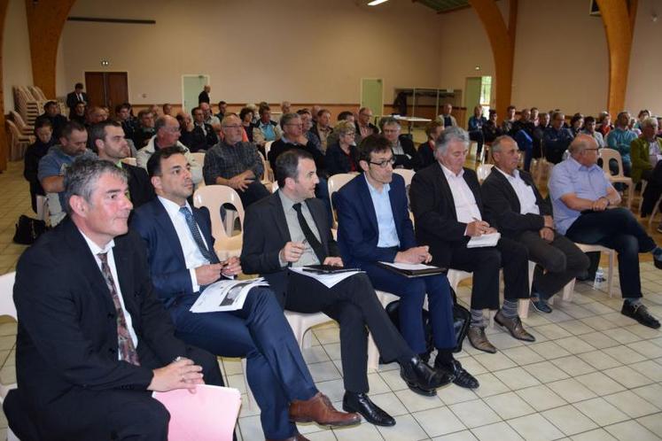 Le monde viticole était au rendez-vous de la réunion organisée par Groupama Centre-Atlantique le 13 juin à Foussignac.