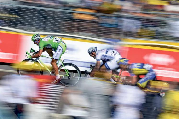 Le 101e Tour de France part le samedi 5 juillet et se termine le dimanche 27 juillet 2014. Il comprend 21 étapes pour une distance de 3 664 kilomètres.