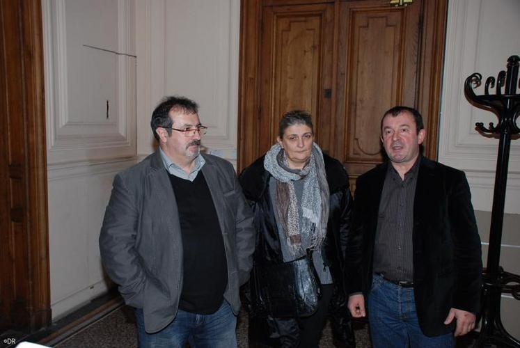 Pour Alain Chabauty, Sylvie Macheteau et Patrice Coutin, « l’élevage s’enfonce dans la crise », avec une hausse attendue du prix de l’aliment au 1er trimestre 2011.