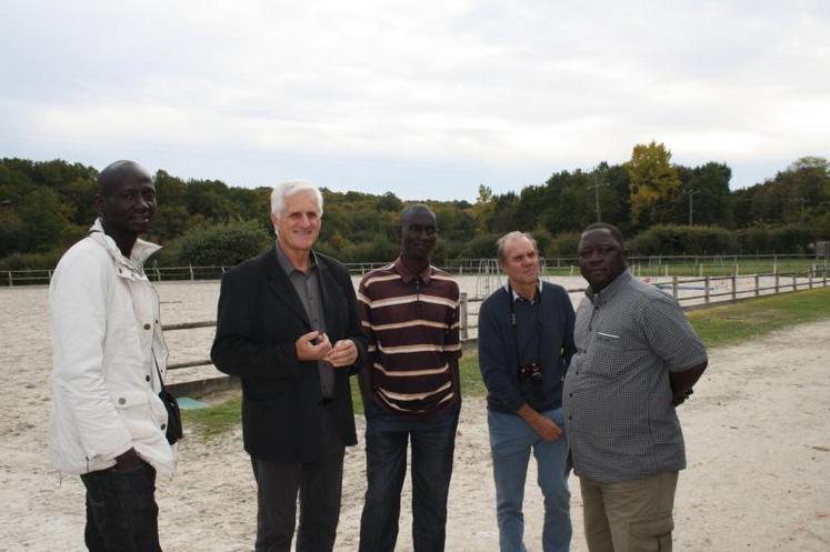 Les trois tchadiens en visite au lycée agricole à Bois, avec Michel Amblard, président d’Afdi 17, et Didier Burgun.