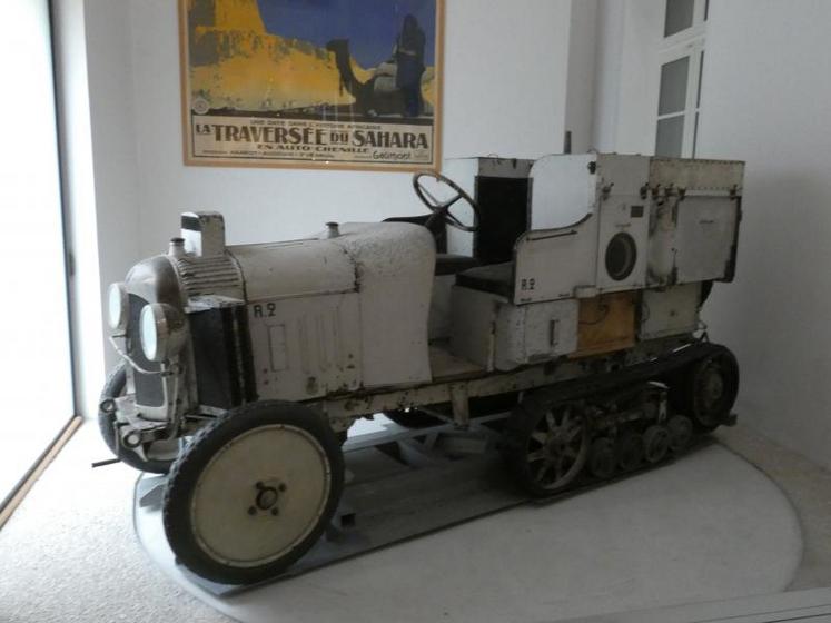 …et le Croissant d’Argent d’origine, qui a accompli la première traversée du Sahara en automobile à l’hiver 1922-1923.