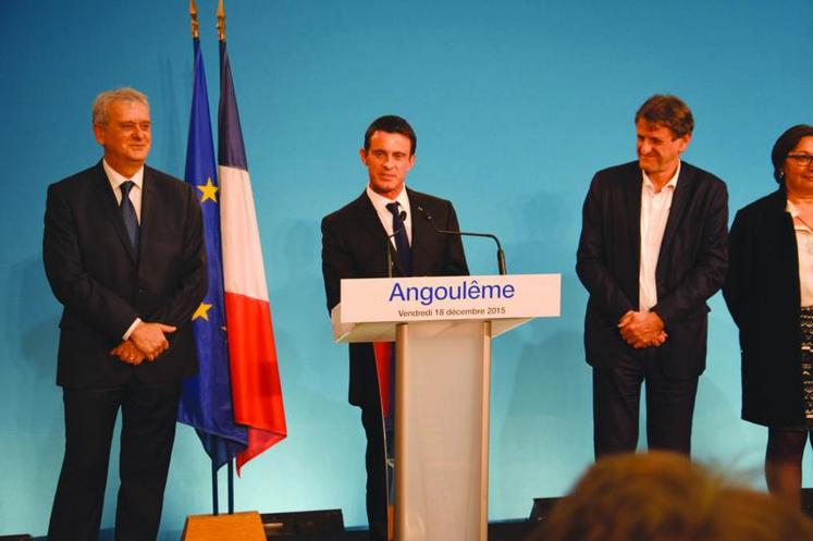 Manuel Valls inaugure la médiathèque du GrandAngoulême.