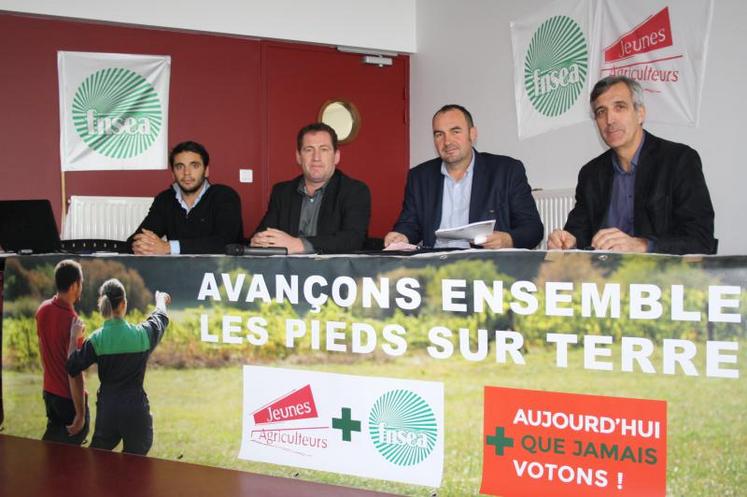 Gaëtan Bodin, vice-président JA 17 et administrateur national, Jérôme Volle, vice-président de la FNSEA, Cédric Tranquard, président FNSEA 17 et Luc Servant, président de la Chambre d’agriculture.