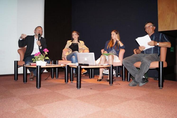 De gauche à droite : Jérôme Sourisseau, président de l’association des savoir-faire du cognac ; Anne-Laure Jouannet, chargée de mission ; Mathilde Lamothe, ethnologue ; Daniel Gillet, trésorier de l’association.