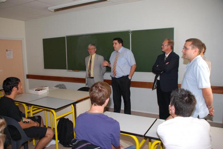 De gauche à droite : Jean-Michel Bobineau, Eric Grognier, Fabrice Henry et deux enseignants du lycée agricole de Niort.