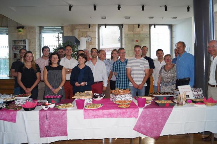 Les membres du Club des Saveurs 16, célébrant leurs 20 ans d'existence.