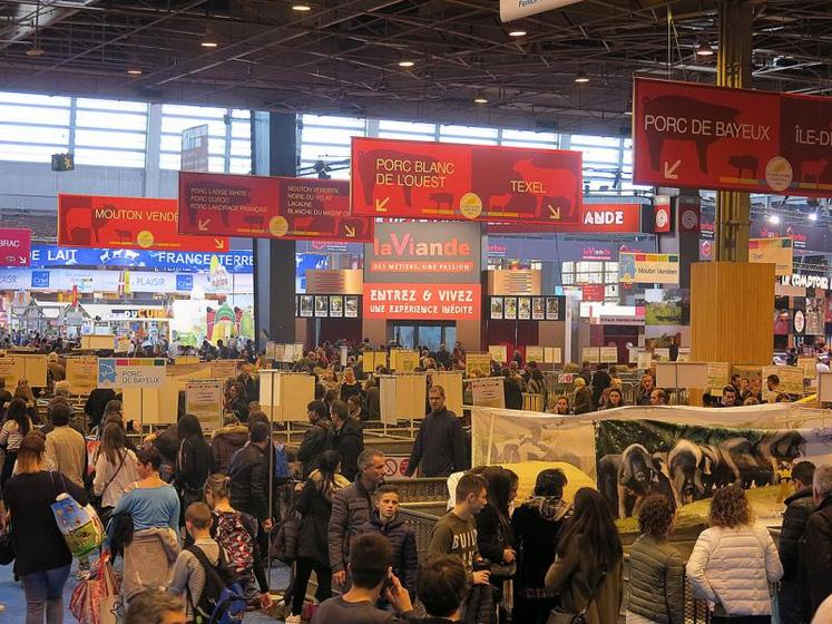 Comme à son habitude, et dès 9 heures, le SIA a ouvert ses portes au grand public. Grosse affluence pour la dernière visite officielle de François Hollande.