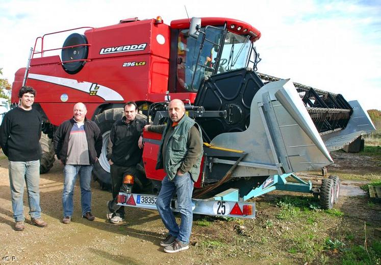 « Pour des modèles de moissonneuses identiques, nous avons constaté des écarts de prix allant jusqu’à 40% », s’étonnent encore Frédéric David, Jacques Baron, Mickaël Raymond et Laurent Michaud, quatre des huit adhérents du groupe moisson.