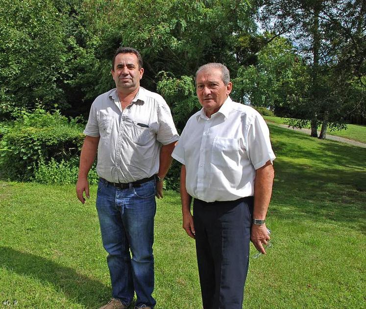 Claude Jarriau (à gauche) et Guy Guédon, respectivement directeur et président de la Fédération départementale des chasseurs.
