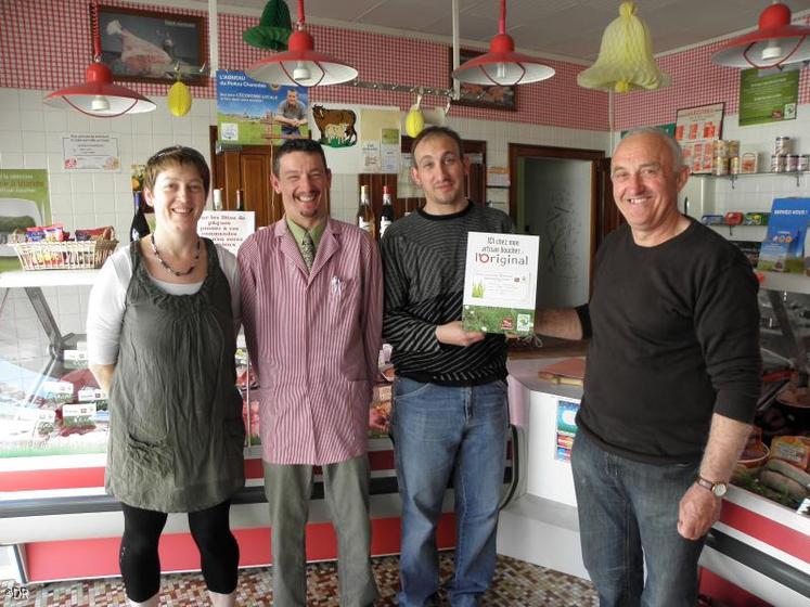 Nathalie et Didier Vinet, bouchers ; Sébastien Calleau, président de la fédération départementale de la boucherie charcuterie traiteur et Bernard Dubois, président d’Interviandes Poitou-Charentes. 