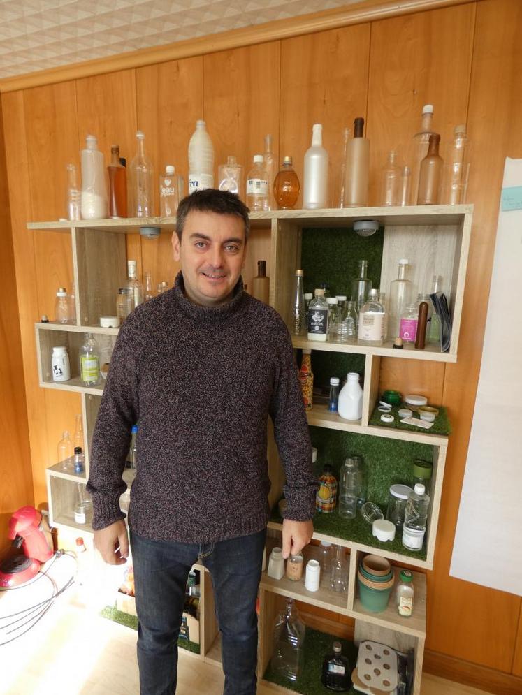« Ce matériau est vraiment une alternative au plastique traditionnel », explique Nicolas Moufflet, dont l’entreprise Lyspackaging a récemment reçu le trophée PME RMC dans la catégorie « PME créative ».