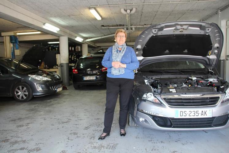 Françoise Bonnin, gérante du garage Peugeot de la Zup à
Buxerolles, s’inquiète des risques de fragilisation des entreprises artisanales si la suppression de l’exigence de qualification se généralisait.