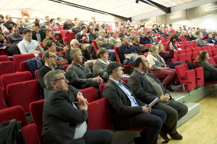 Les participants à la table ronde ont souligné la difficulté de recruter des salariés motivés. Mais pour les séduire, Jean-Michel Monneau avance l’idée de les responsabiliser aux tâches qui incombent aux patrons.