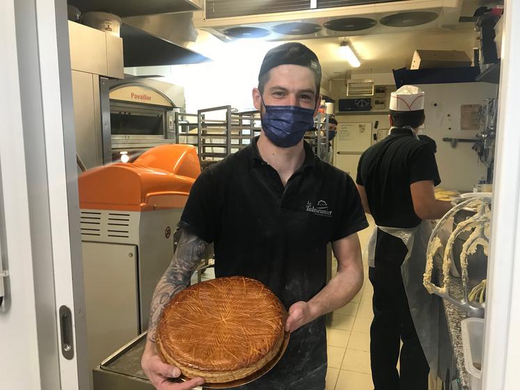 Jonathan Bergerot, chef-pâtissier à la boulangerie Le Talmeunier et lauréat du prix de la meilleure galette de Nouvelle-Aquitaine.