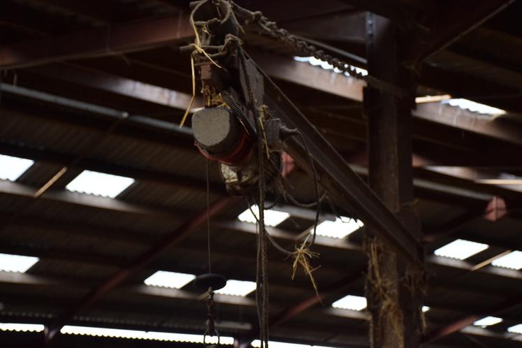 Jean-Charles Jamain a acheté le palan et utilisé une poutre IPN et une chaîne de récupération.