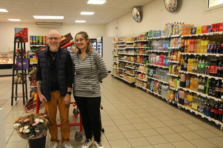 Le multiservice d'Aslonnes a ouvert en septembre sous la houlette de Jérôme Di Mercurio et Marion Hérault.