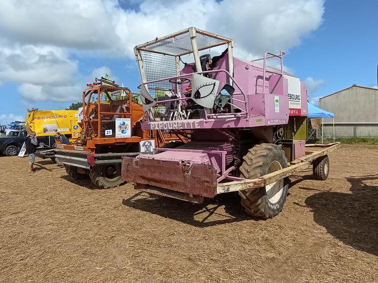 Les machines en course avaient été apportées par des Jeunes Agriculteurs du département ou leurs confrères de la Vienne, comme ici avec "Pipounette".