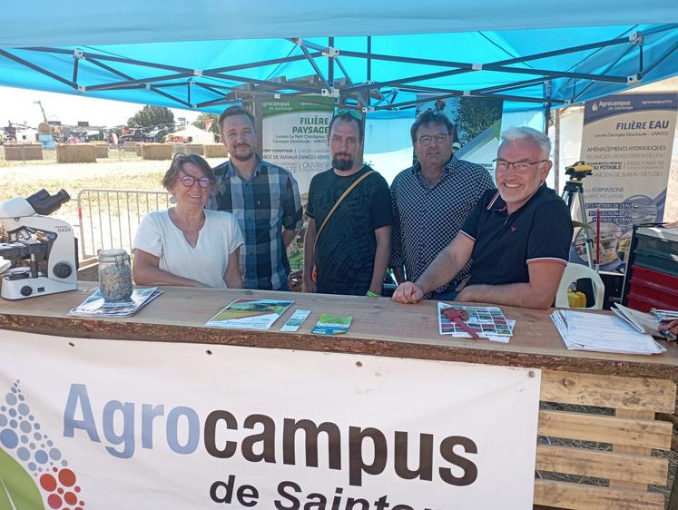 Autre établissement agricole du département, l'Agrocampus de Saintonge avait mobilisé ses équipes pour présenter ses différents pôles de compétences sur son stand.