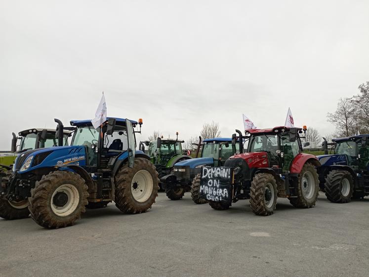 Le rassemblement des agriculteurs du nord du département, à Nuaillé-d'Aunis.