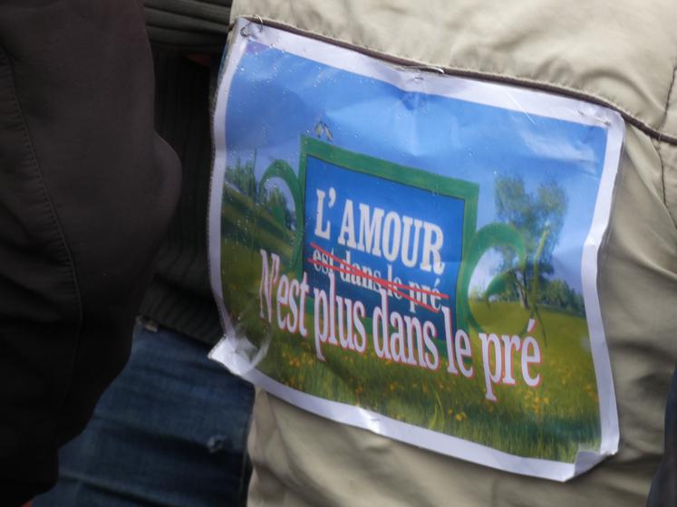 De nombreux slogans agricoles ont été affichés.