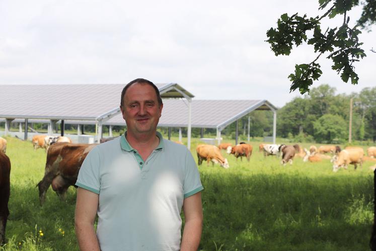 Marc Spanjers, éleveur laitier à Terres-de-Haute Charente et secrétaire général à Service de remplacement France.