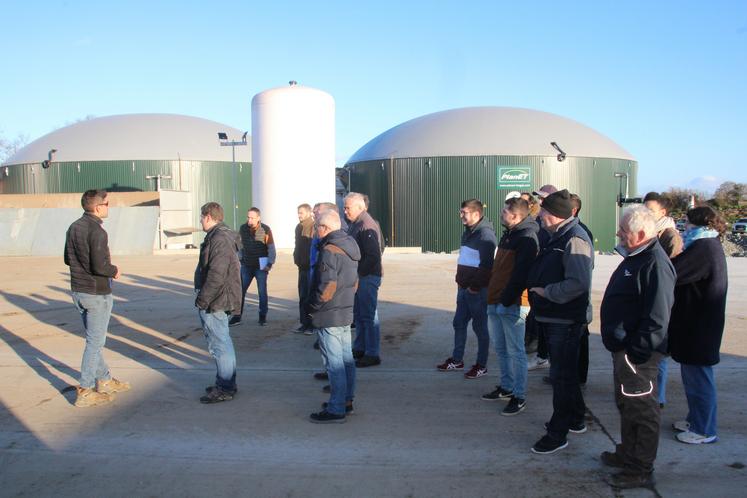 Les participants ont visité les équipements de la SAS Énergie Fermière.