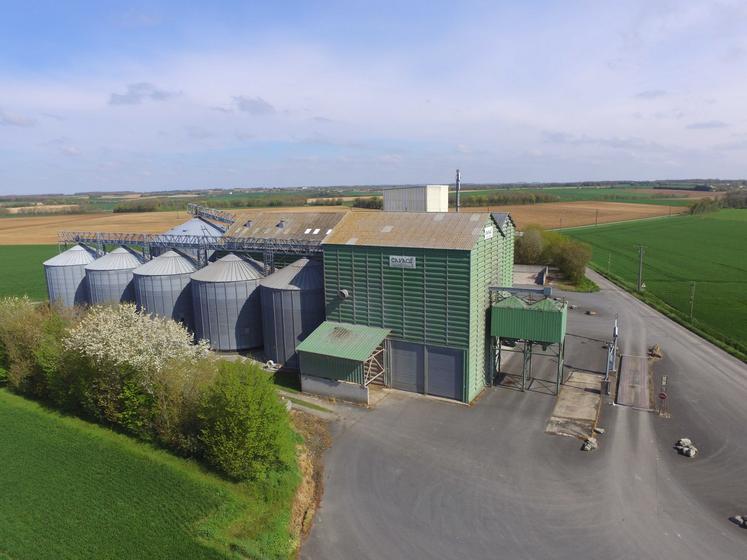 La Cavac compte 5 points de collecte situés à Tusson (ci-contre), La Chapelle, Verdille, Villejésus et Longré. Elle a collecté 40 000 tonnes lors de la campagne 2022-2023 (dont 14 300 tonnes de blé et 7 000 de maïs).